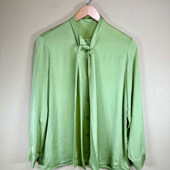 Gucci Silk Bow Blouse in Mint Green - Picture 4 of 11
